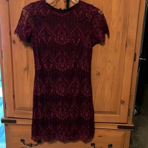 Women’s maroon lace dress with lining